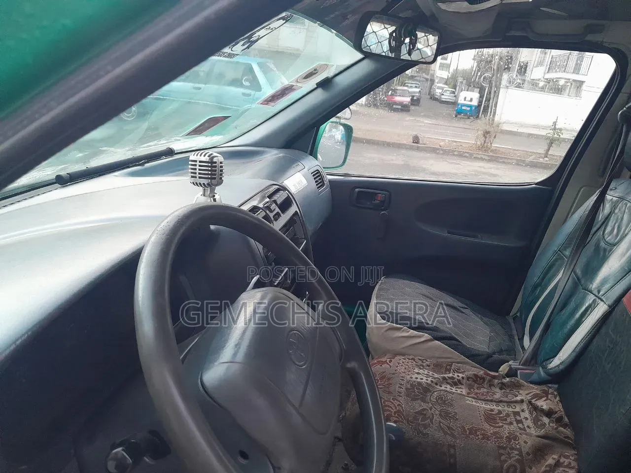 Toyota HiAce 2000 Green