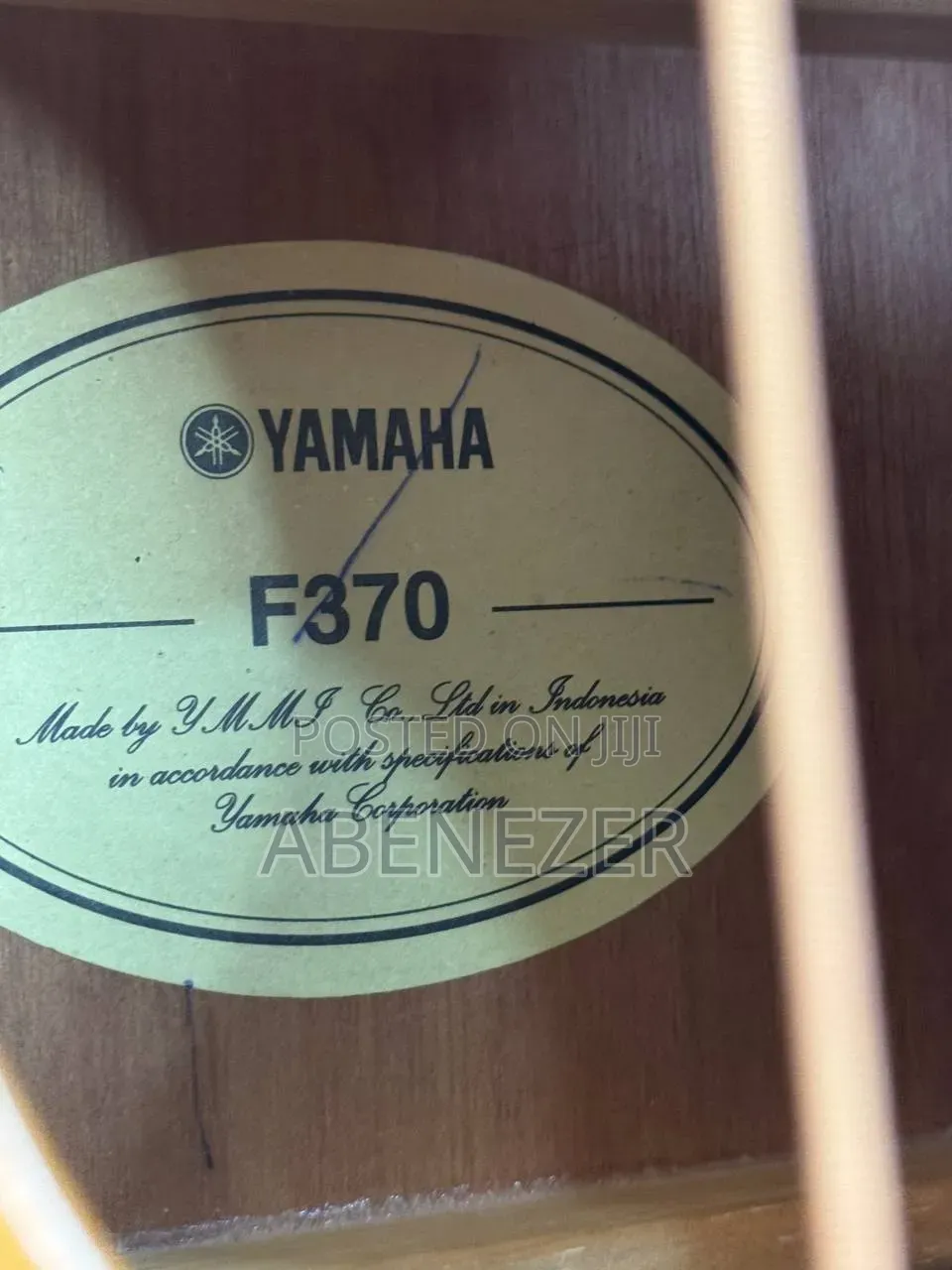 Yamaha F370 Box Guitar