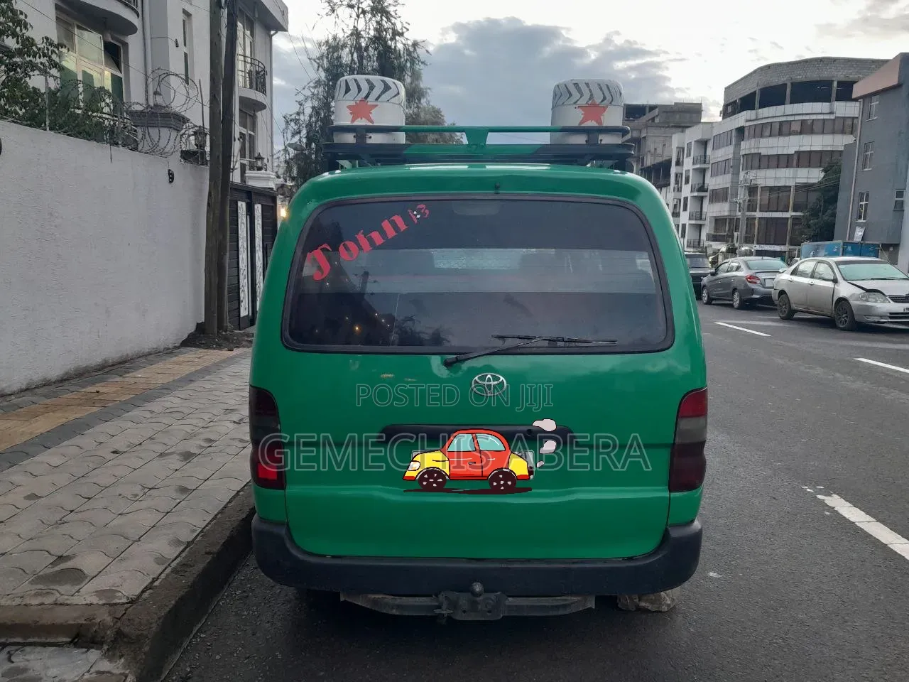 Toyota HiAce 2000 Green
