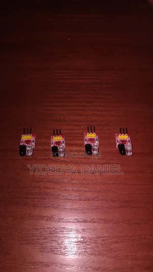 4× IR Obstacle/Avoidance Sensor Modules for Arduino