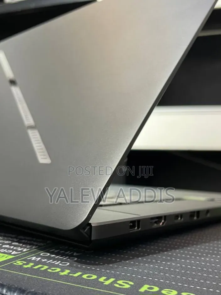 New Laptop Asus ROG Zephyrus Duo 16 32GB Intel Core Ultra 9 SSD 1T