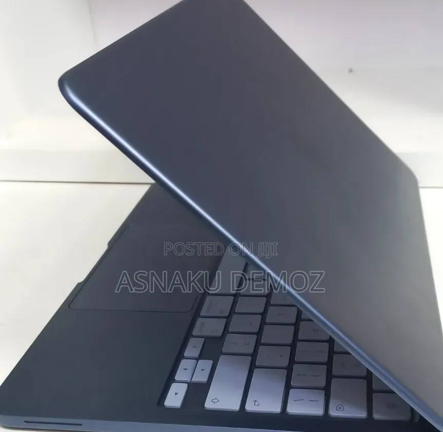New Laptop Apple MacBook Neo 2026 8GB Intel SSD 256GB