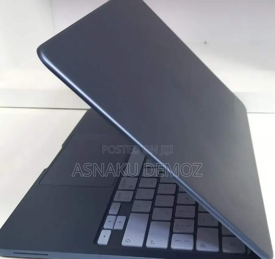 New Laptop Apple MacBook Neo 2026 8GB Intel SSD 256GB