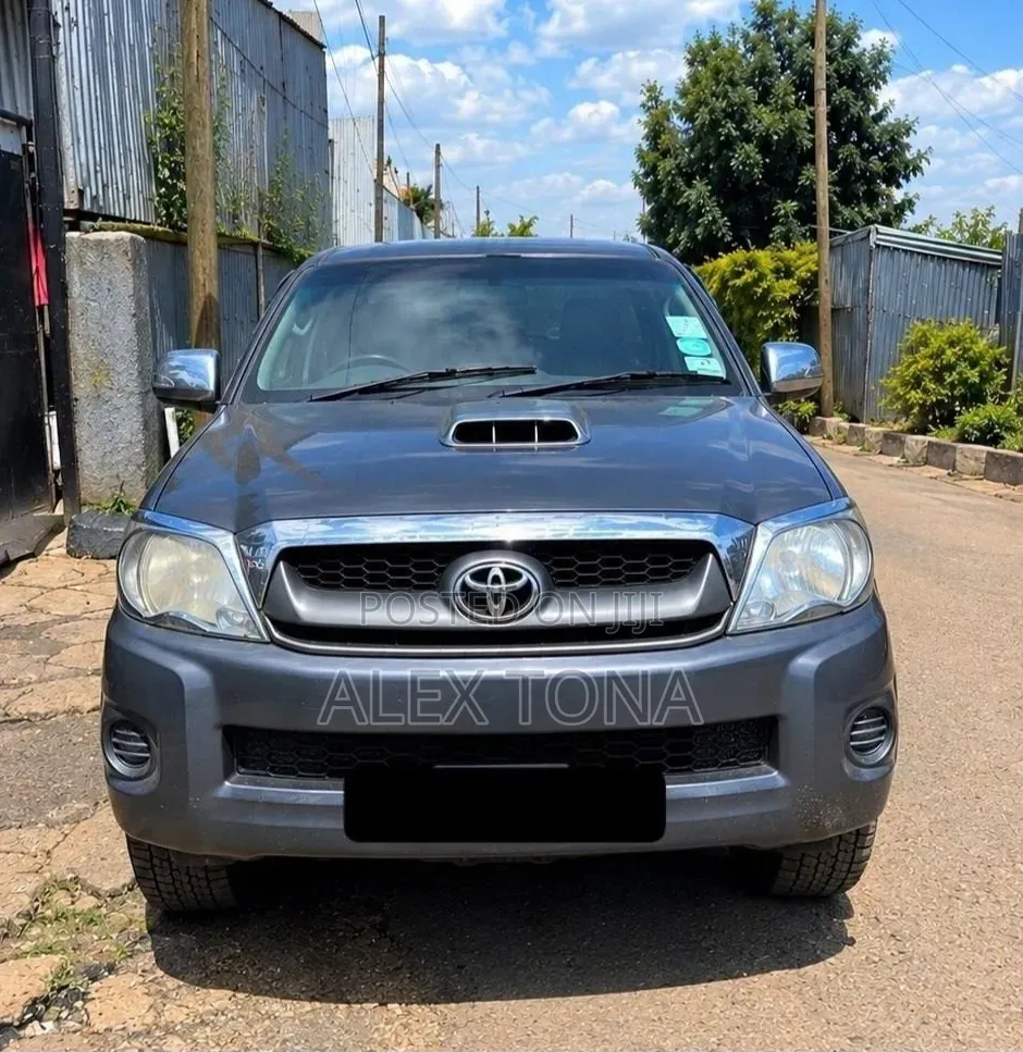 Toyota Hilux 2011 Black