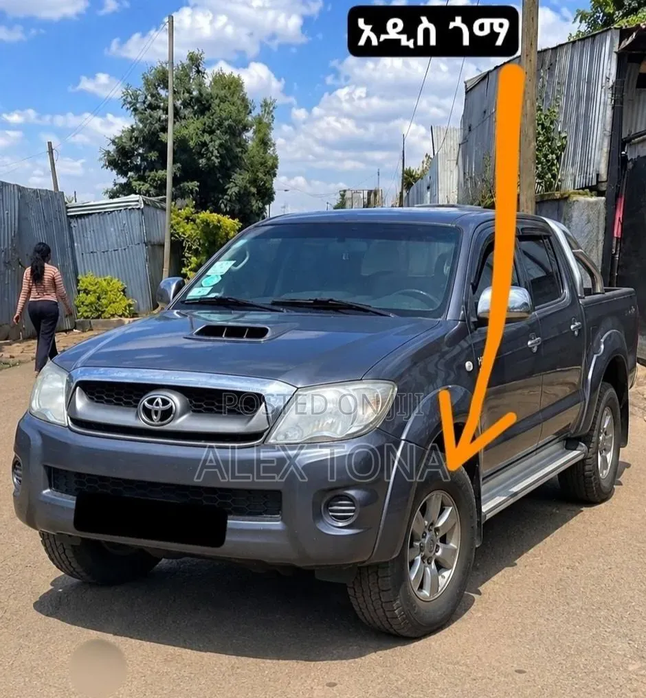 Toyota Hilux 2011 Black