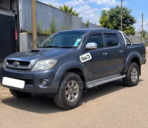 Toyota Hilux 2011 Black