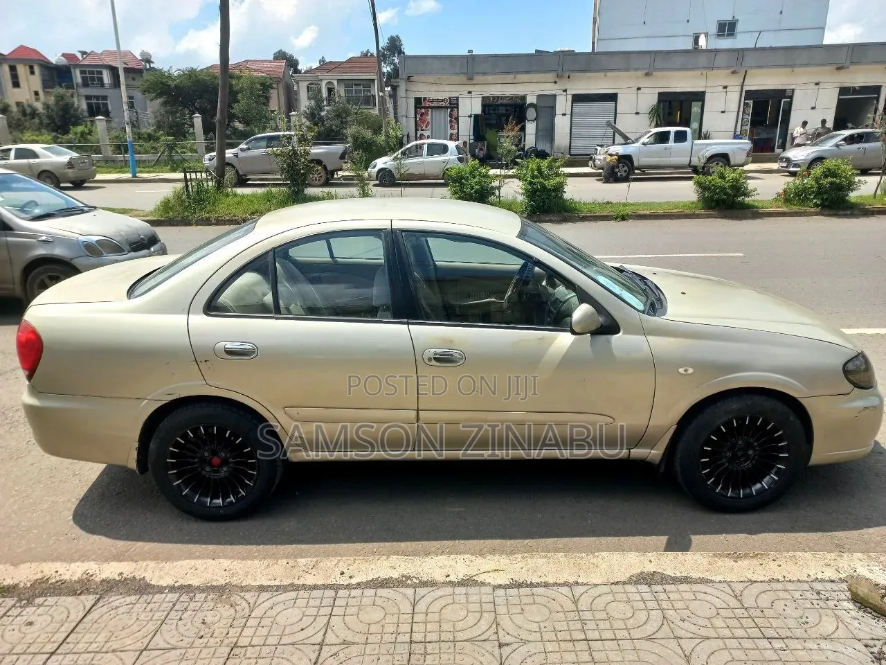 Nissan Sunny 2010 Gold