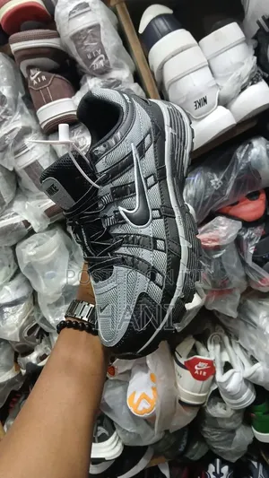 Ascics Shoe