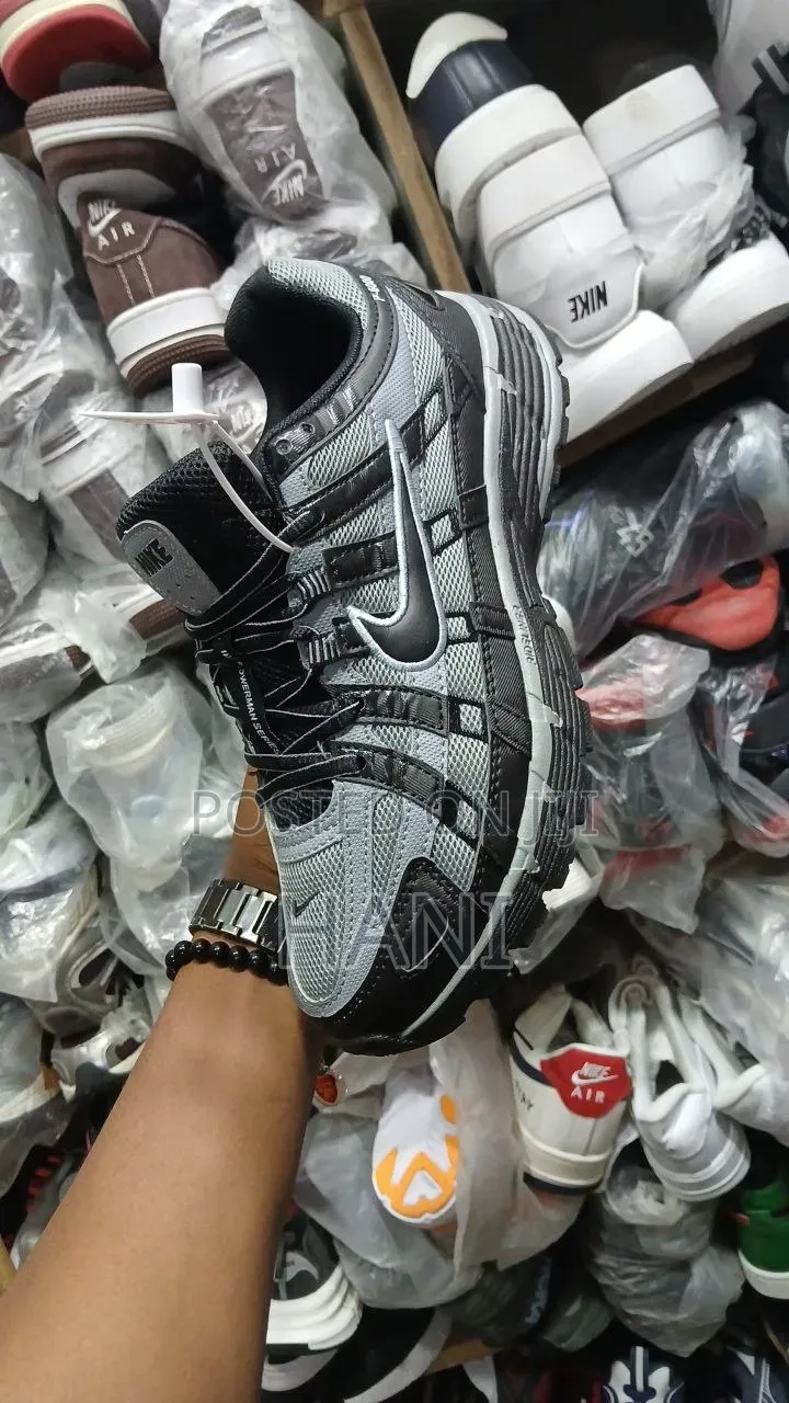 Ascics Shoe