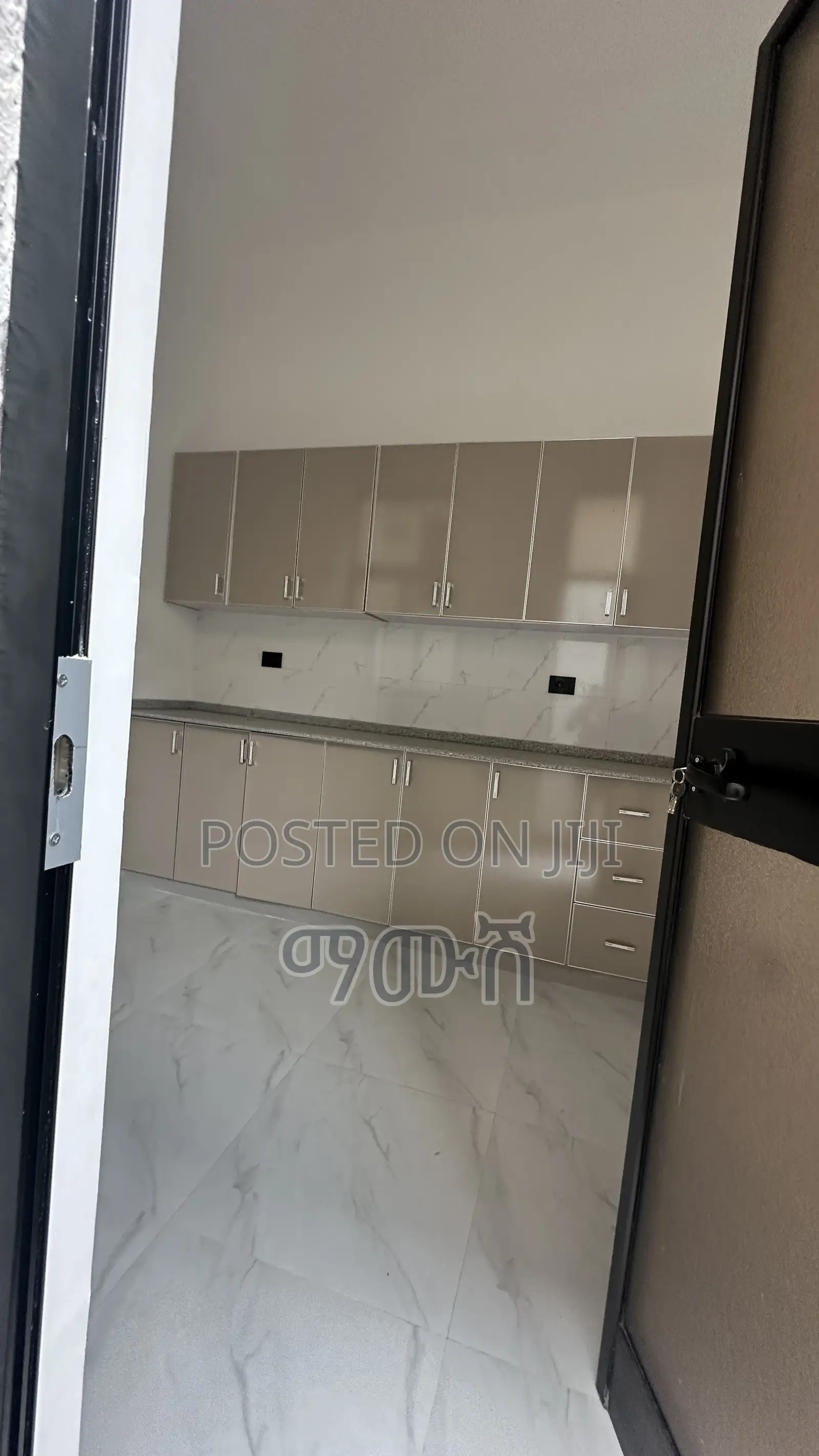 Furnished 5bdrm Villa in አያት ጊፍት አፓርታማ አካባቢ, Bole for sale