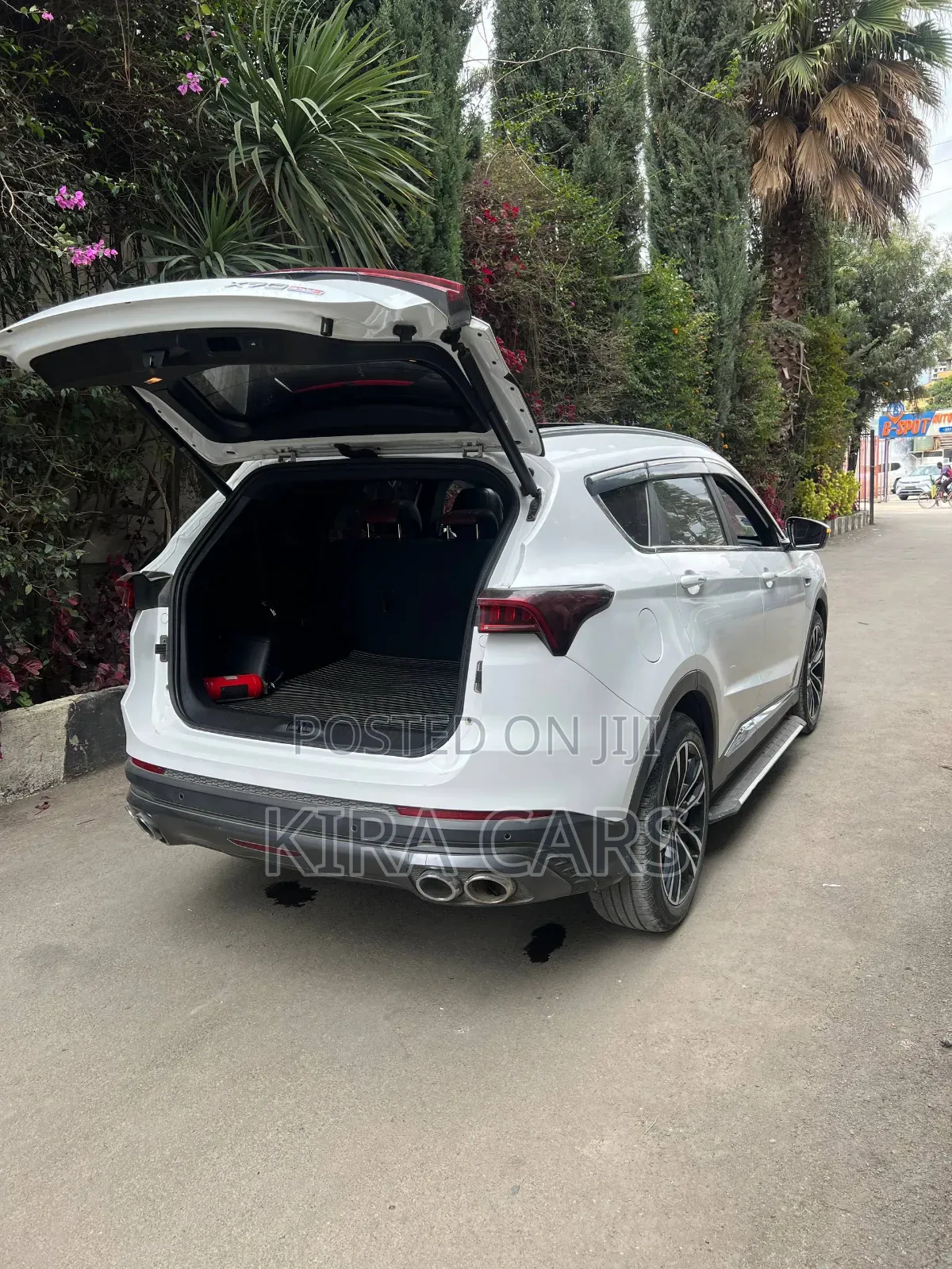 Jetour X70 Plus 2022 White