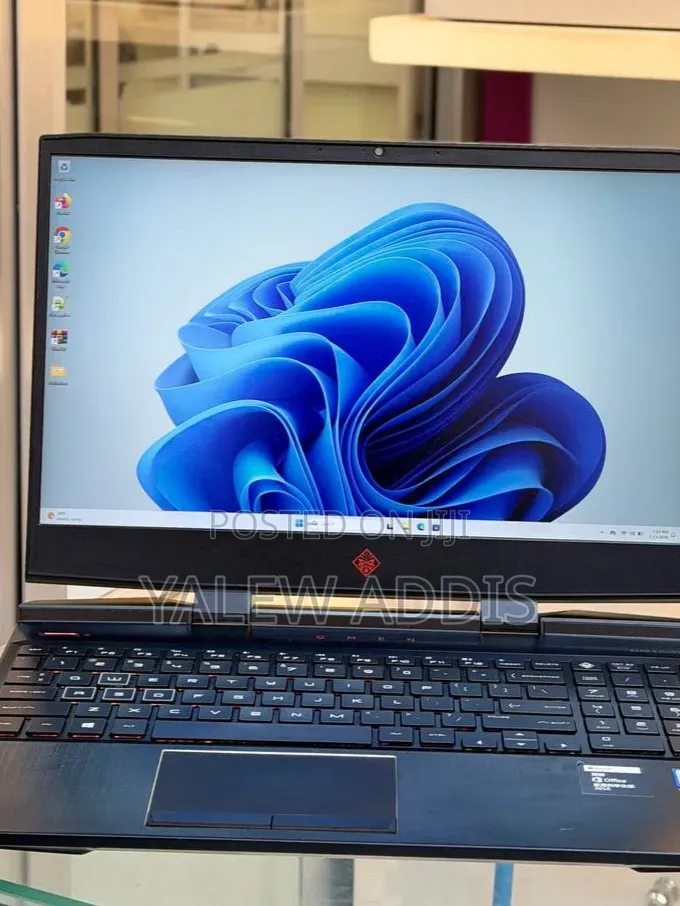 New Laptop HP Omen 15 8GB Intel Core i7 SSD 256GB