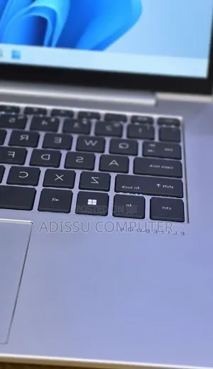 New Laptop HP EliteBook 840 G8 16GB Intel Core i7 SSD 512GB