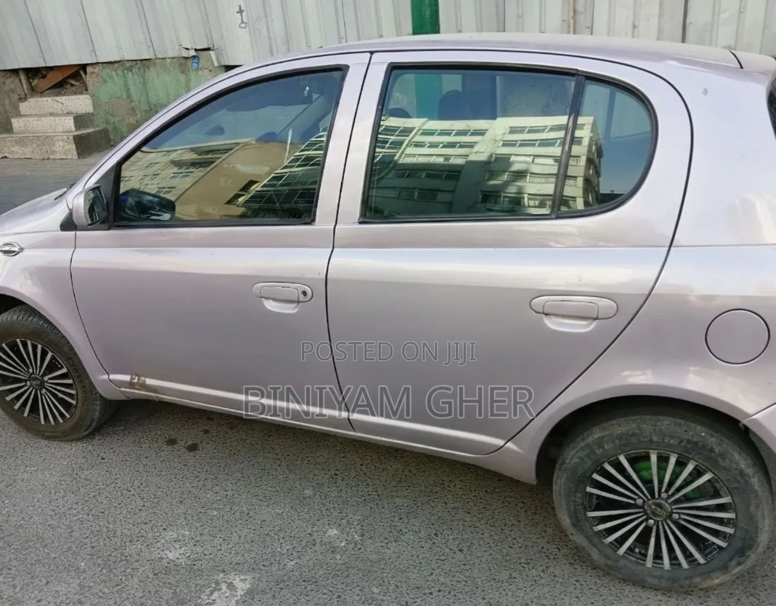 Toyota Vitz 2001