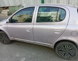 Toyota Vitz 2001