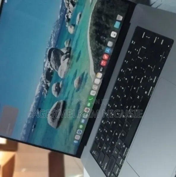 New Laptop Apple MacBook Air 2020 M1 16GB AMD A8 SSD 1T