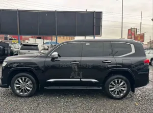 New Toyota Land Cruiser 2025 Maroon