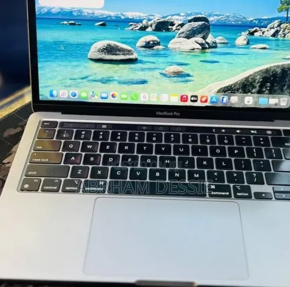 New Laptop Apple MacBook Pro 2022 M2 8GB Apple M2 SSD 512GB