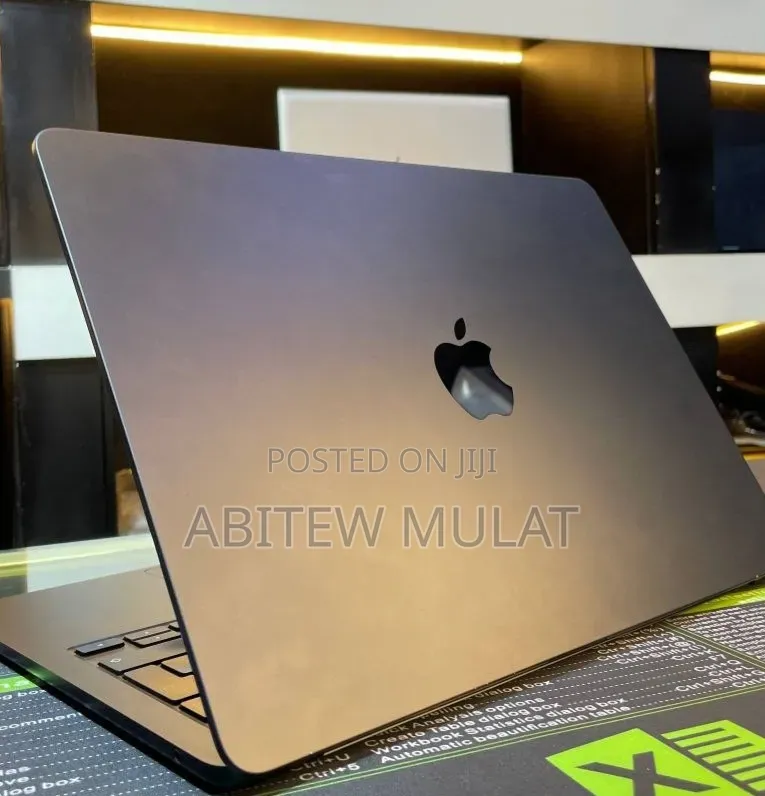 New Laptop Apple MacBook Air 2022 M2 8GB Apple M2 SSD 512GB