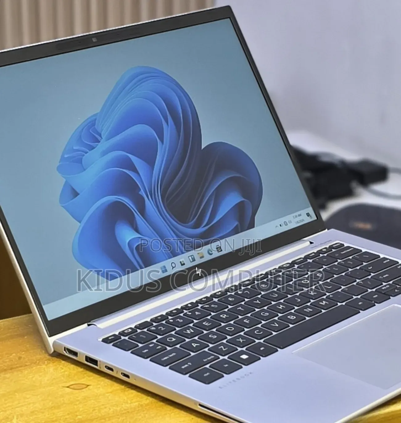 New Laptop HP EliteBook 840 G10 16GB Intel Core i7 SSD 512GB