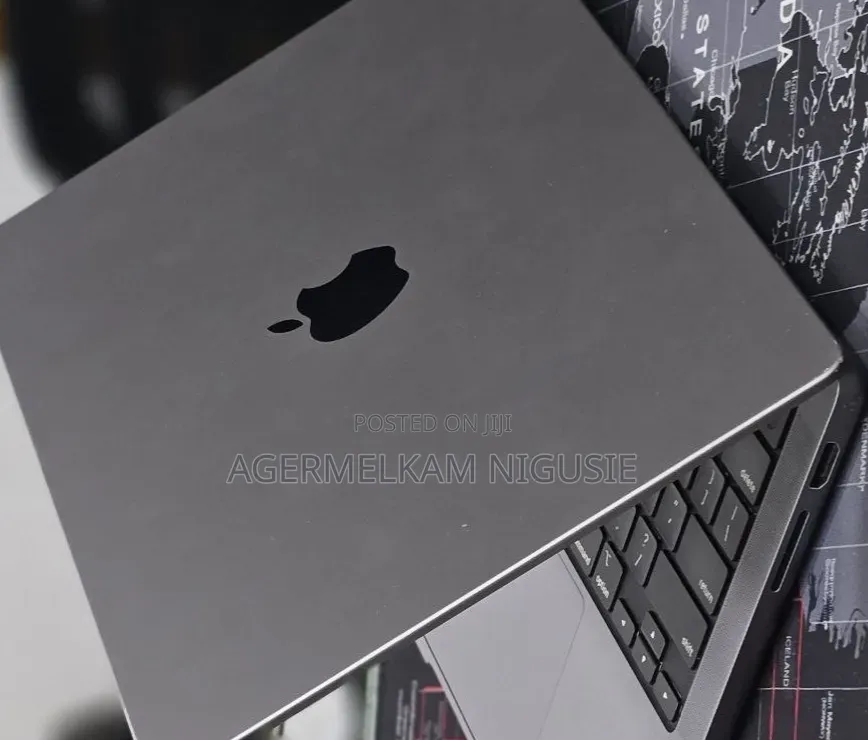 New Laptop Apple MacBook Pro 2023 M3 8GB Intel Core i7 SSD 512GB