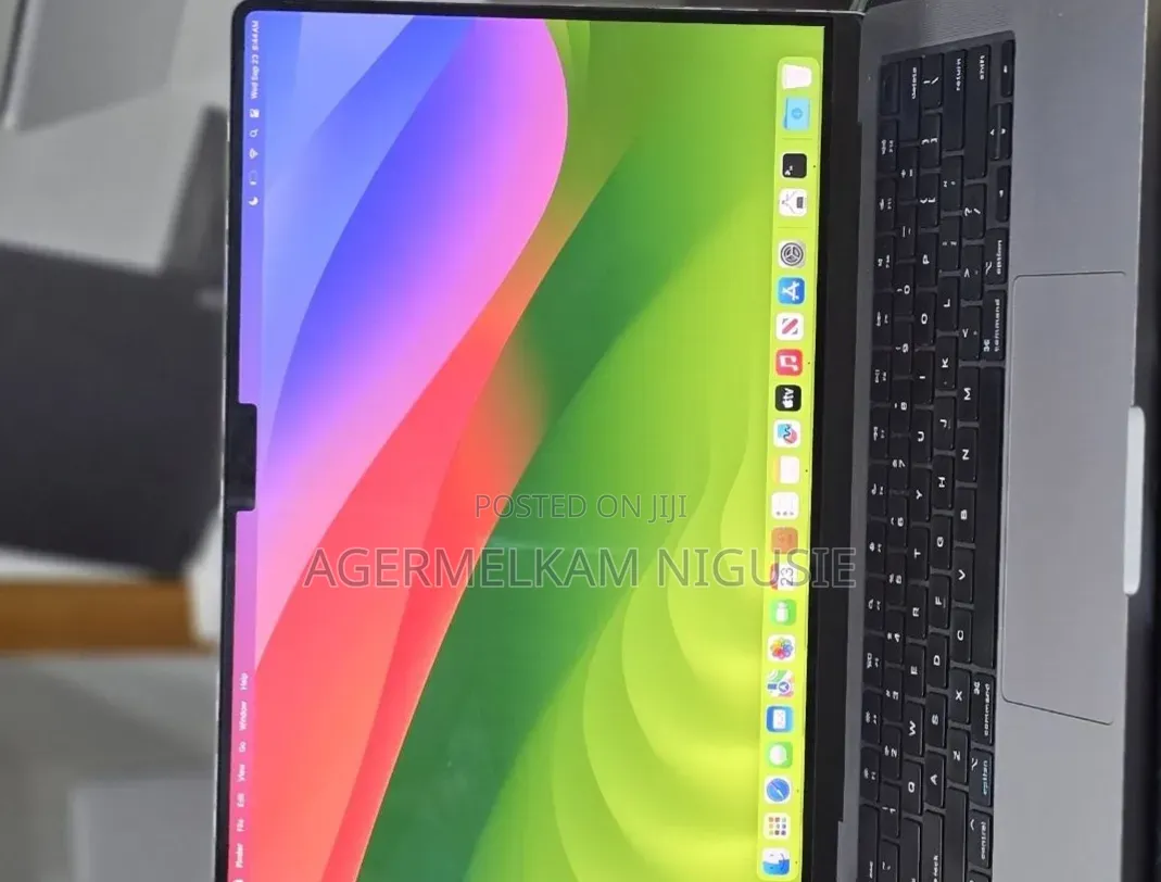 New Laptop Apple MacBook Pro 2023 M3 8GB Intel Core i7 SSD 512GB