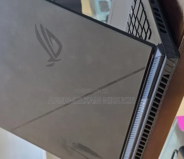 New Laptop Asus ROG Strix G18 32GB Intel Core i7 SSD 512GB