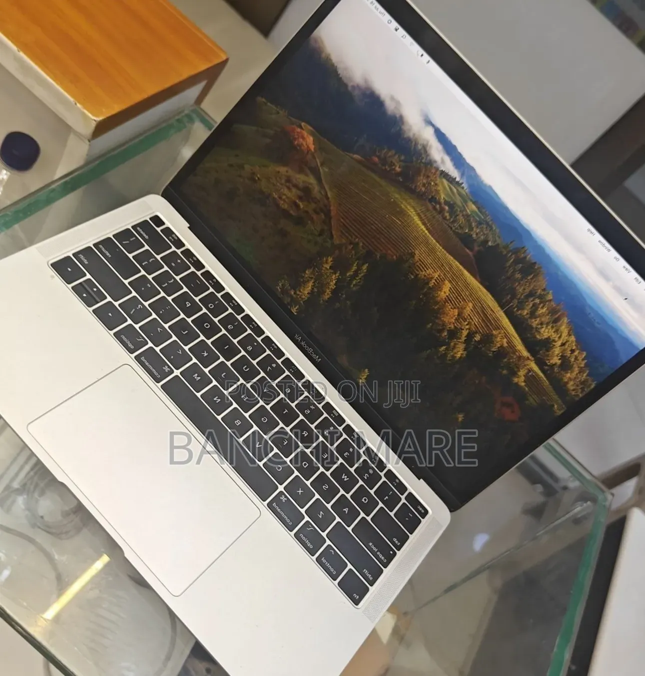 New Laptop Apple MacBook Air 2019 8GB Intel Core i5 SSD 256GB