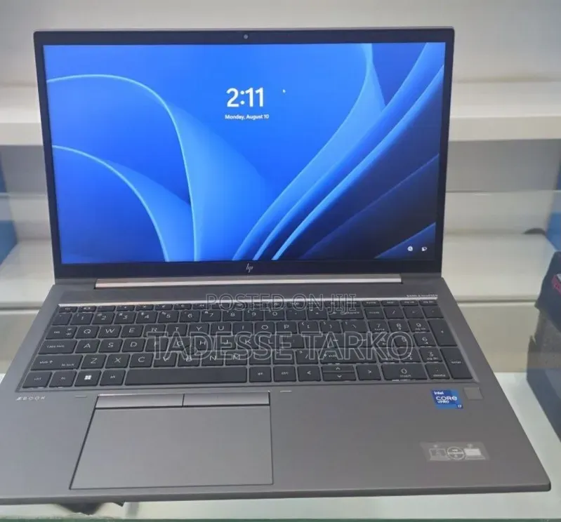 New Laptop HP ZBook Firefly G8 16GB Intel Core i7 SSD 512GB