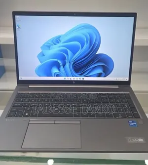 New Laptop HP ZBook Firefly G8 16GB Intel Core i7 SSD 512GB