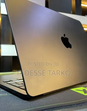 New Laptop Apple MacBook Air 2022 M2 8GB Apple M2 SSD 512GB