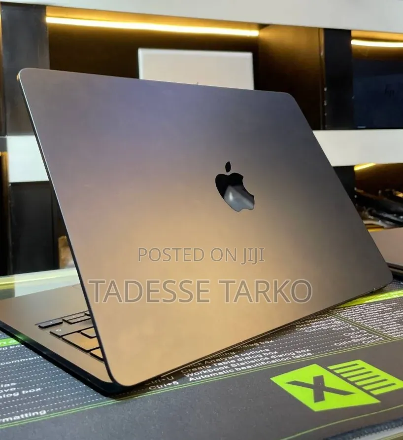 New Laptop Apple MacBook Air 2022 M2 8GB Apple M2 SSD 512GB