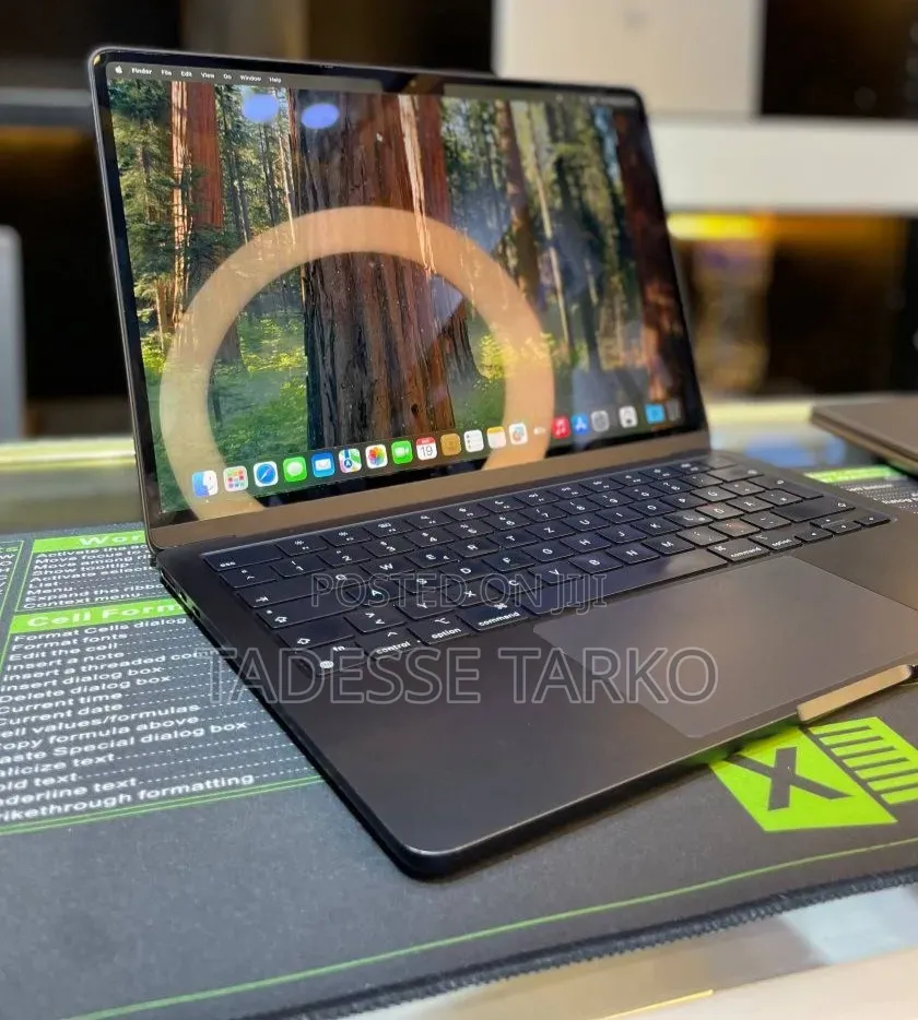 New Laptop Apple MacBook Air 2022 M2 8GB Apple M2 SSD 512GB