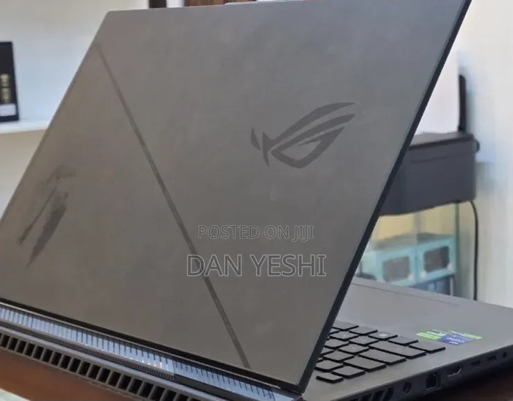 New Laptop Asus ROG Strix G18 16GB Intel Core i9 SSD 1T