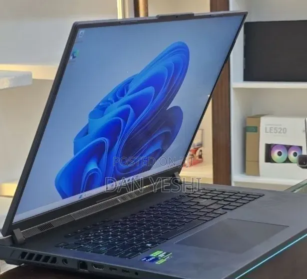 New Laptop Asus ROG Strix G18 16GB Intel Core i9 SSD 1T