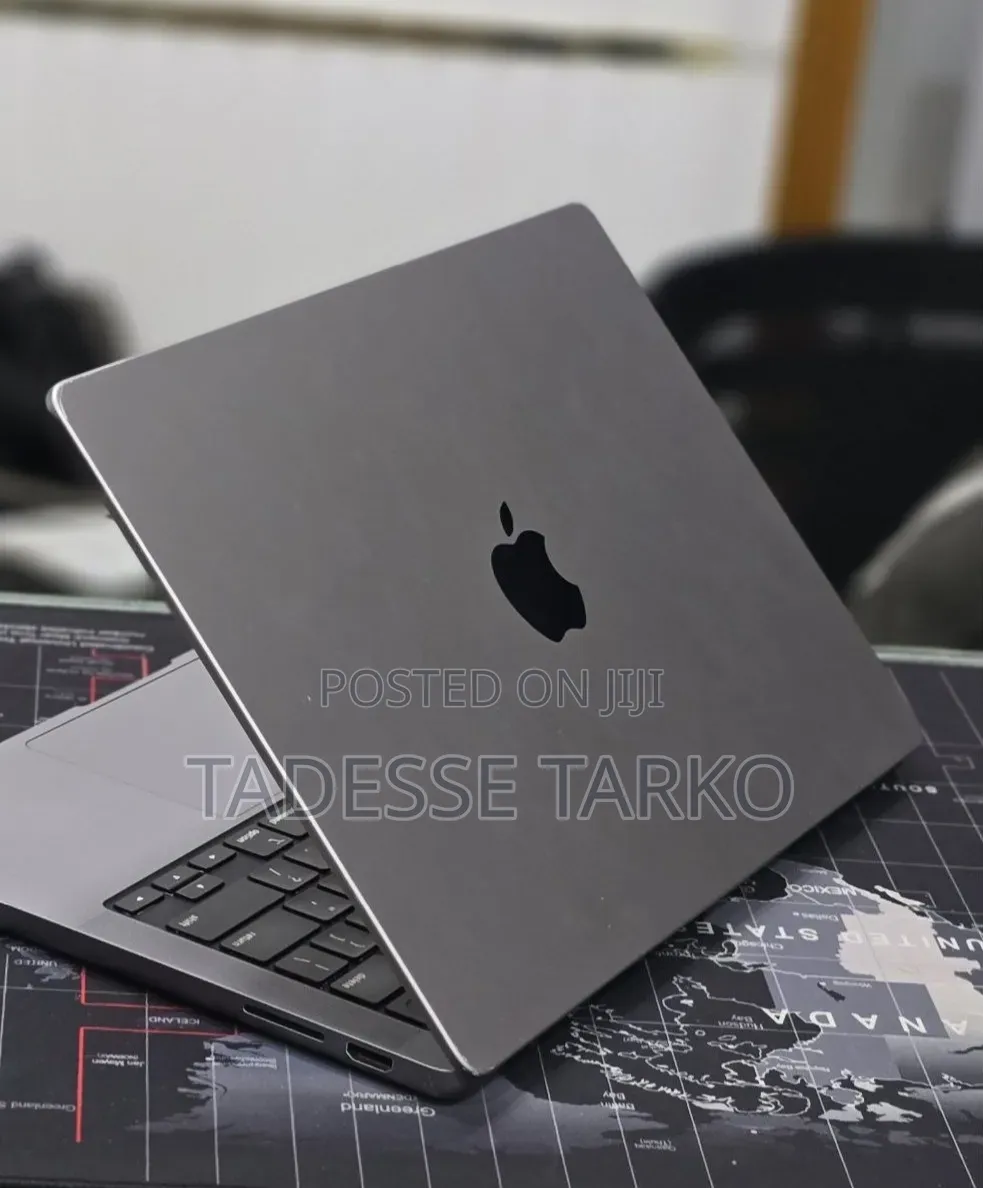 New Laptop Apple MacBook Pro 2023 M3 8GB Apple M3 Pro SSD 512GB