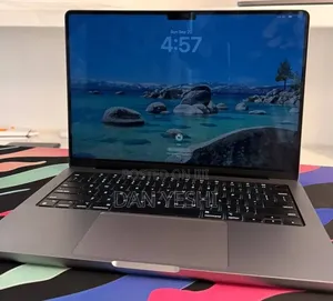 New Laptop Apple MacBook Pro 8GB Apple M3 SSD 512GB