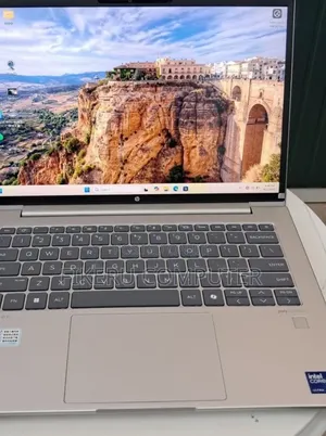 New Laptop HP ProBook 440 G1 16GB Intel Core Ultra 7 SSD 512GB