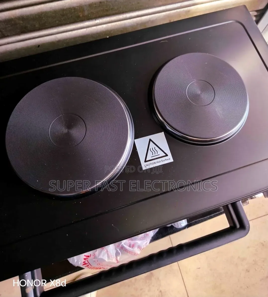 FLIPS 60L Mini Oven Combines a Spacious 60L Oven With 2 Hot Plates,