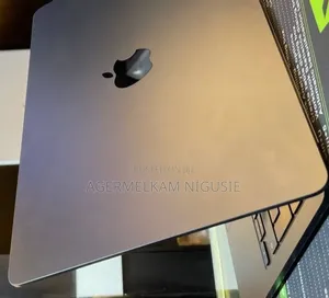 New Laptop Apple MacBook Air 2022 M2 16GB AMD A8 SSD 512GB