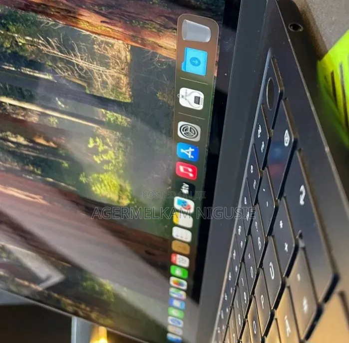 New Laptop Apple MacBook Air 2022 M2 16GB AMD A8 SSD 512GB