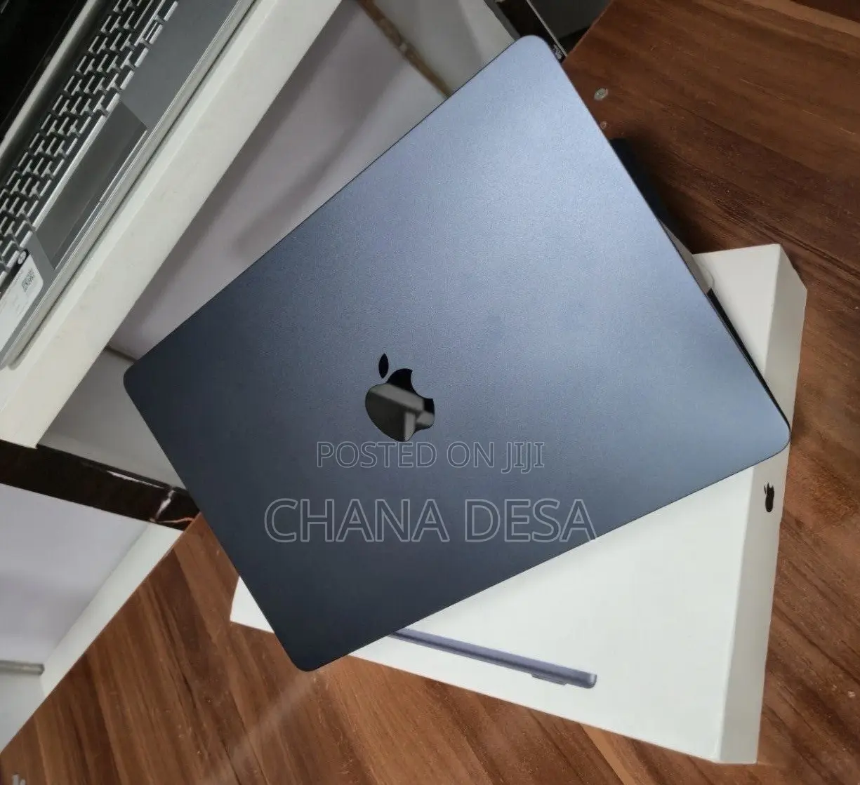 New Laptop Apple MacBook Air 2022 M2 8GB Apple M2 SSD 256GB