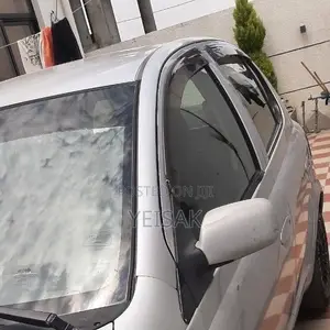 Toyota Vitz 2001 Silver