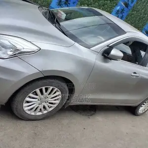 Suzuki Dzire 2022 Silver