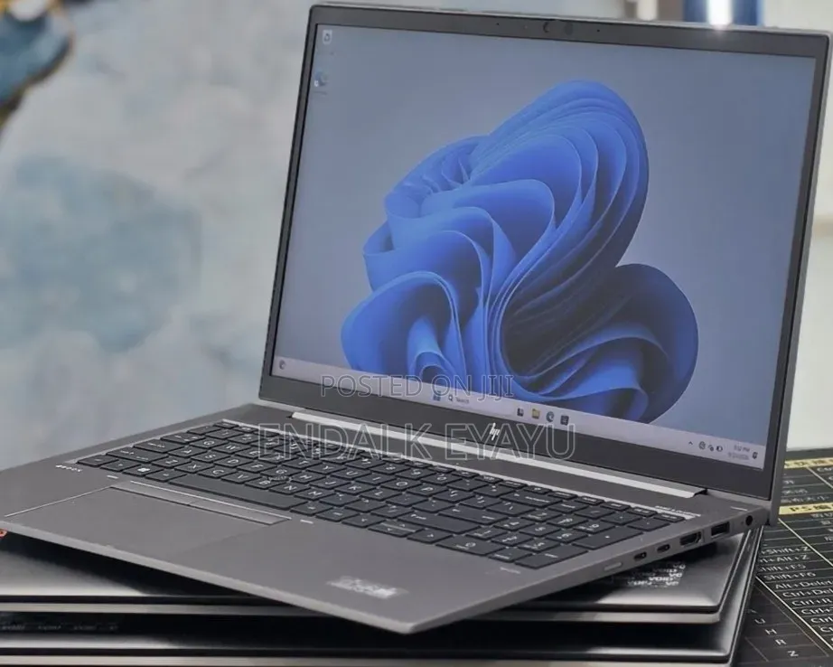 New Laptop HP ZBook 15 16GB Intel Core i5 SSD 512GB