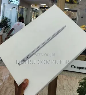 New Laptop Apple MacBook Air 2020 M1 8GB Apple M1 SSD 256GB