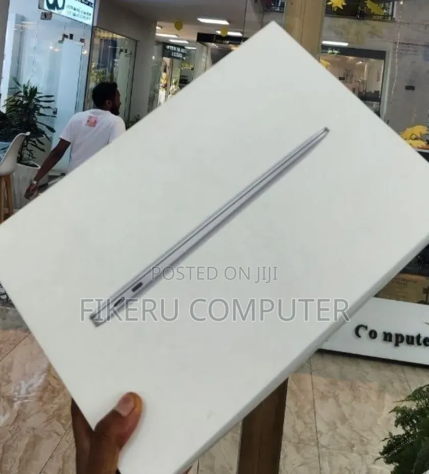 New Laptop Apple MacBook Air 2020 M1 8GB Apple M1 SSD 256GB