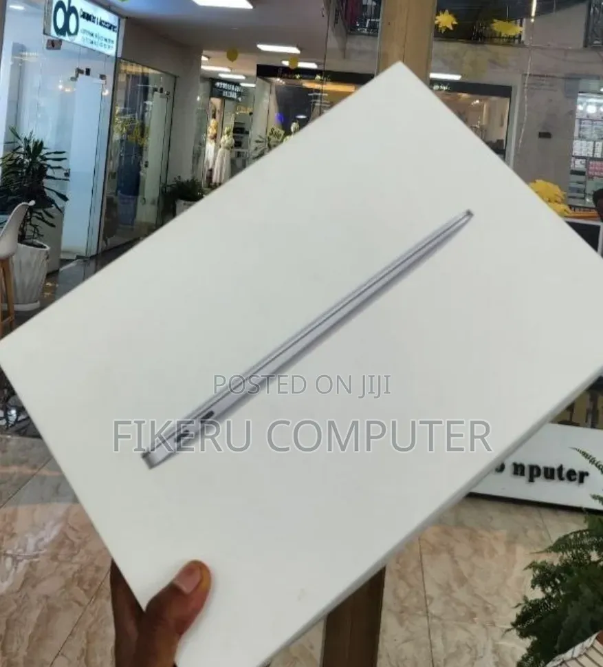 New Laptop Apple MacBook Air 2020 M1 8GB Apple M1 SSD 256GB