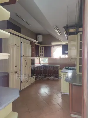 5bdrm House in G+2 House, Bole for rent