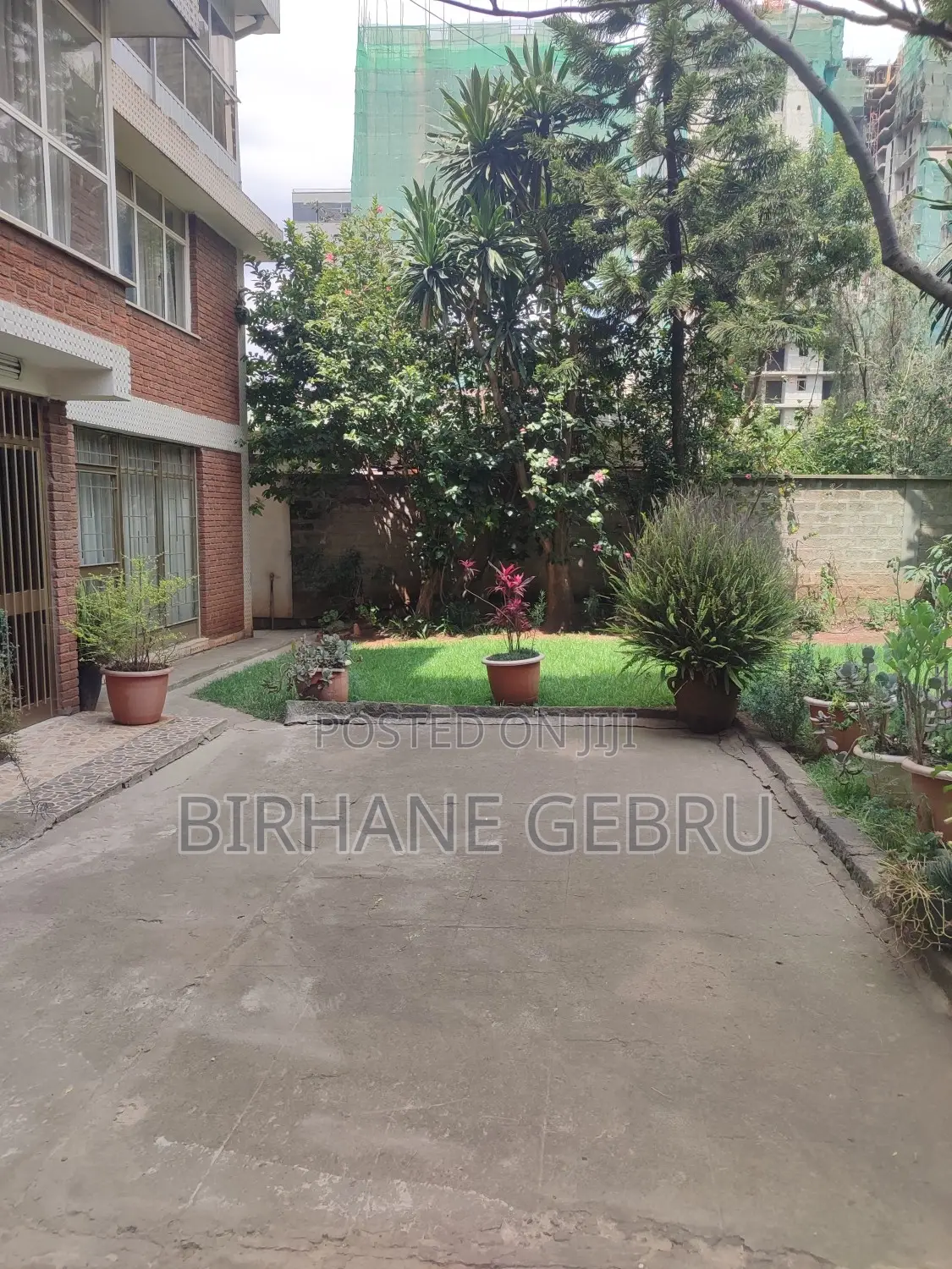 5bdrm House in G+2 House, Bole for rent